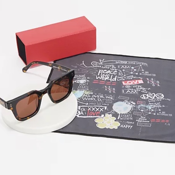 PEACE LOVE WORLD Reflective San Marino Sunglasses Black - Picture 16 of 16